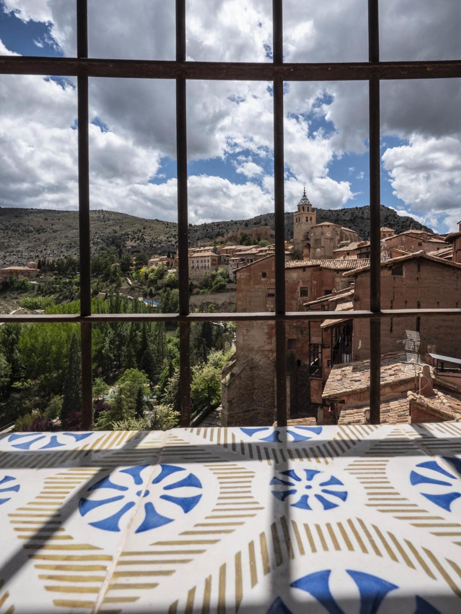 La Casa Amarilla Bronchales Vakantiehuis *